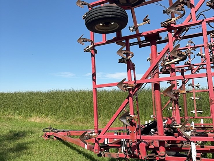45’-wil-rich-field-cultivator-with-complete-walking-tandems-and-harrows-image-10