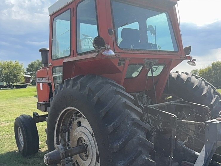 massey-ferguson-1135-image-9