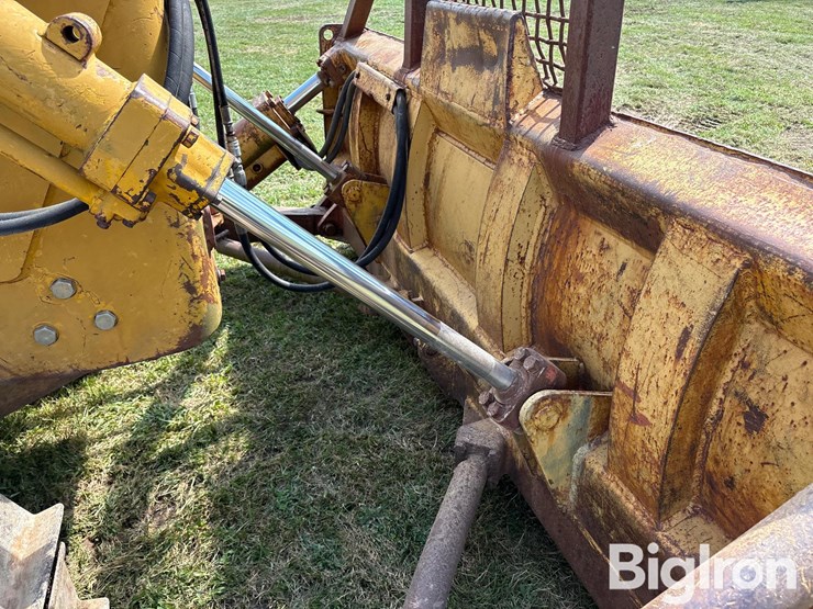 caterpillar-d6c-image-19