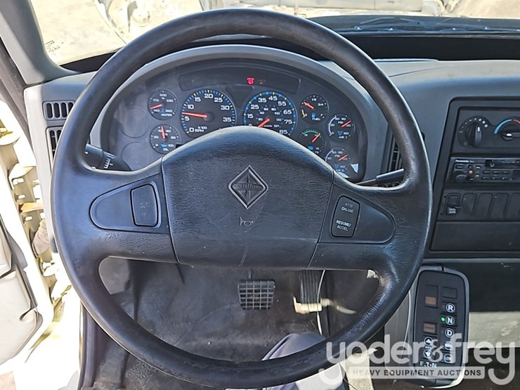 2006-international-durastar-4300-image-31
