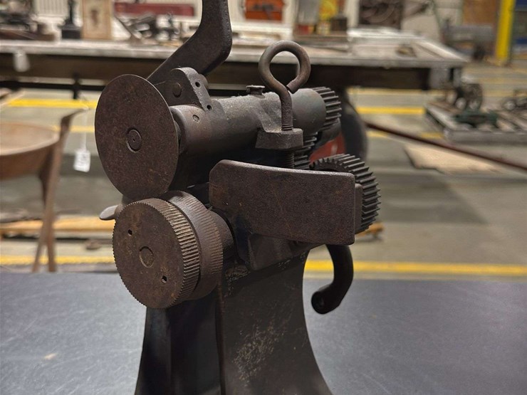 american-leather-splitter,-also-known-as-a-leather-skiver-or-cutter-image-5