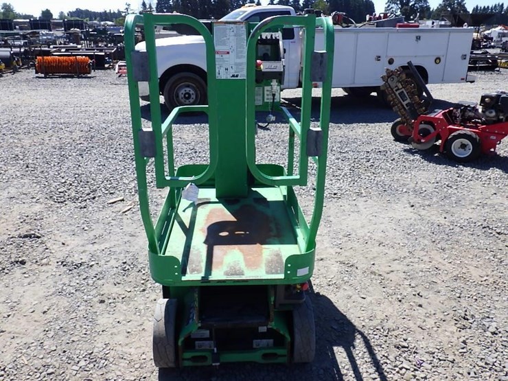 2015-jlg-1230es-image-7