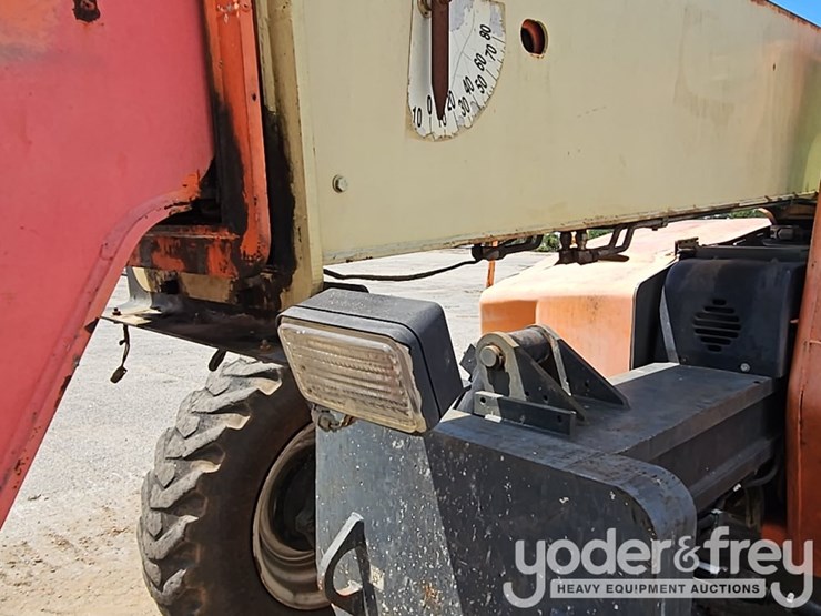 2012-jlg-g9-43a-image-25