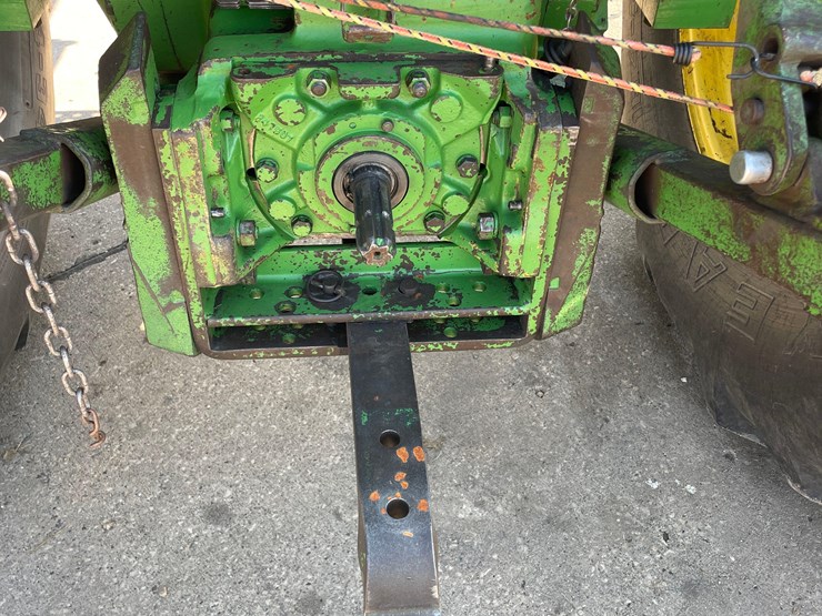 john-deere-3020-image-7