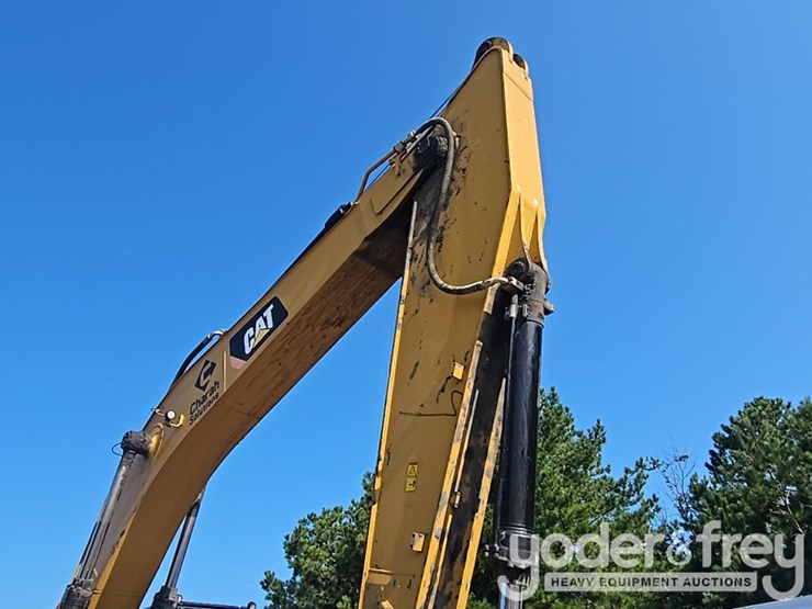 2019-caterpillar-336-image-34