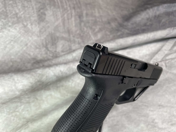 #4544-•-glock-19-gen-5-9mm-luger-semi-auto-pistol,-sn:-cesf245-image-7