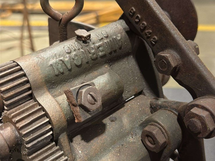 american-leather-splitter,-also-known-as-a-leather-skiver-or-cutter-image-2