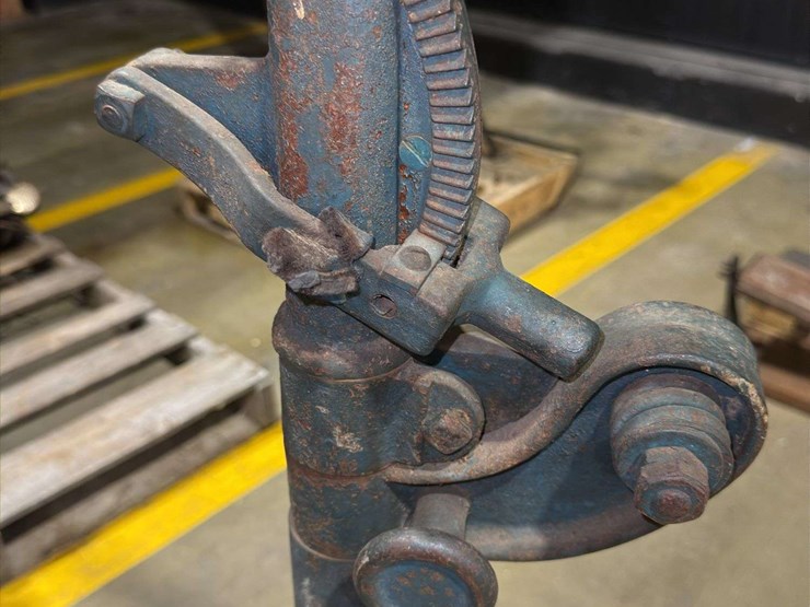 economy-shoe-cobbler-jack.-image-9