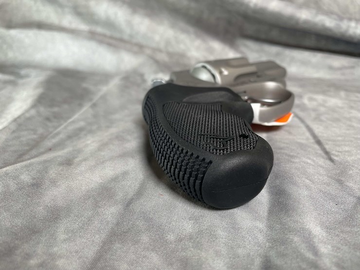 #4536-•-taurus-model-942-22-wmr-revolver,-sn:-ahd909852-image-5