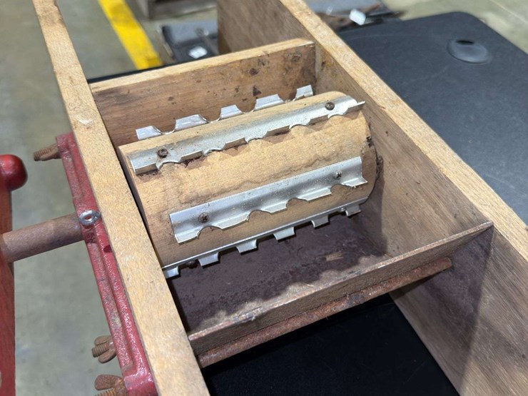 grape-crusher-and-jam-maker-image-4