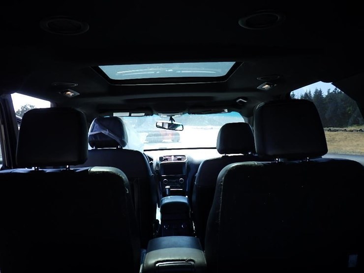 2016-ford-explorer-xlt-image-14
