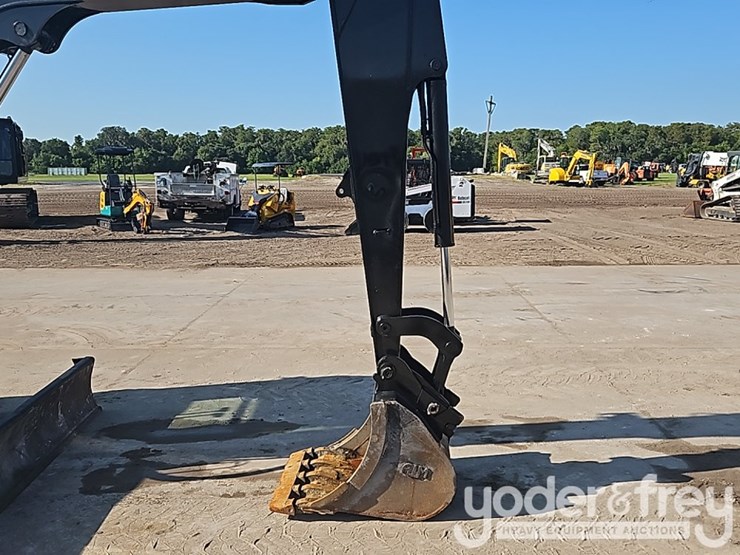 2014-deere-60g-image-17