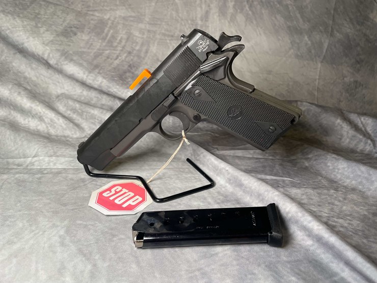#4533-•-rock-island-arms-m1911-a1-fs-45-auto-pistol,-sn:-ria2847189-image-21