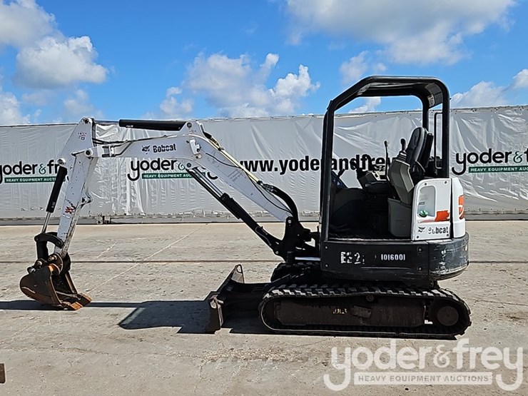 2017-bobcat-e32-image-2