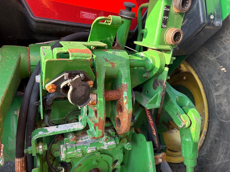 2020-john-deere-5065e-image-15