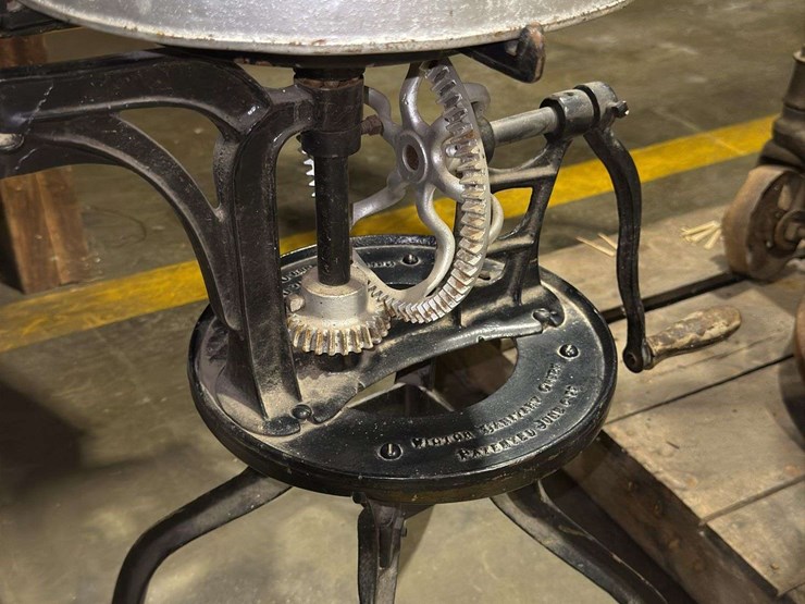 victor-floor-model-sanitary-butter-churn-image-15