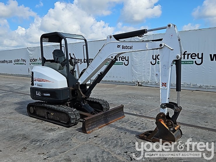 2017-bobcat-e32-image-6