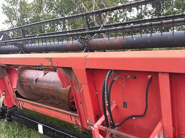 24’-massey-ferguson-soybean-header-image-17