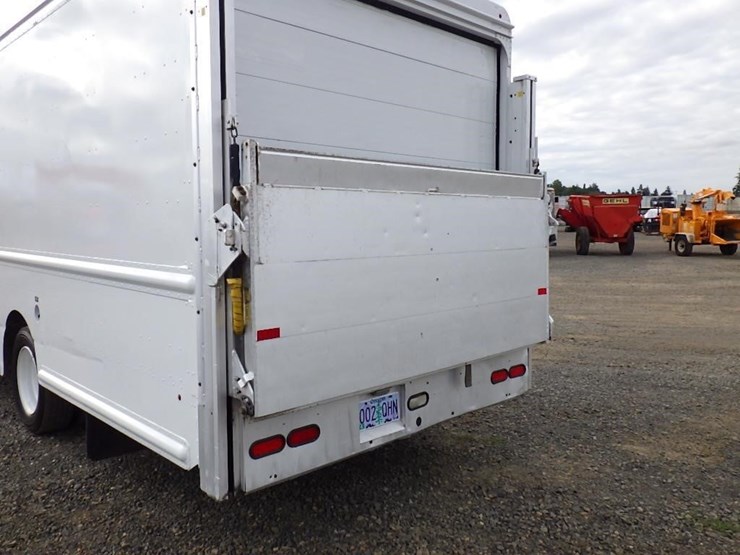 2012-freightliner-mt55-image-7