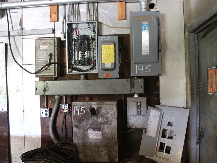 electrical-panel-w/-panel-board-w/-10kva-transformer-w/-1-200-amp-disconnect-w/-2-60-amp-disconnect-image-1