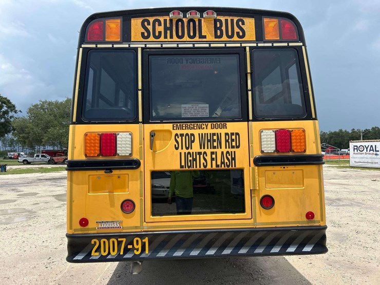 2008-freightliner-b2-image-23