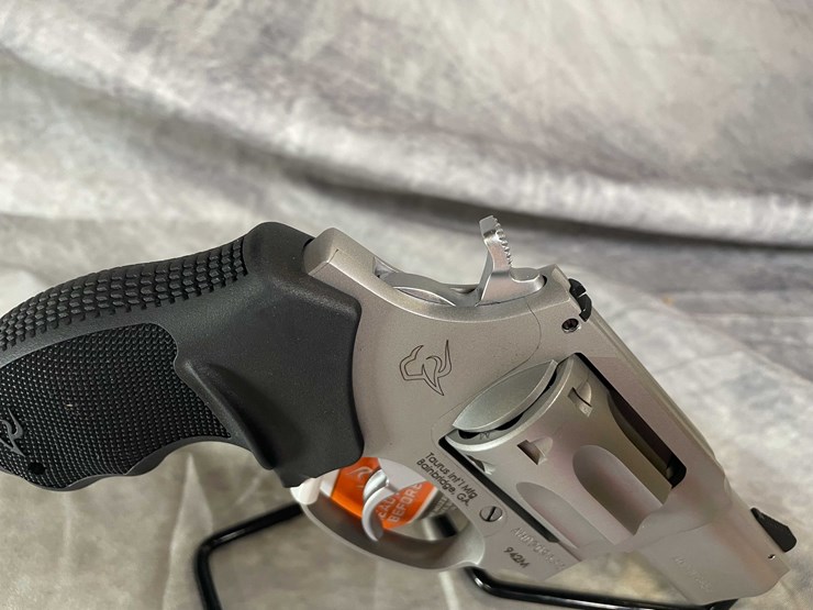 #4536-•-taurus-model-942-22-wmr-revolver,-sn:-ahd909852-image-7