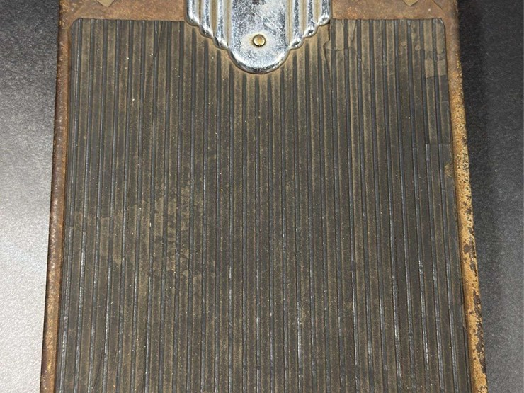 antique-laundry-tools-image-30