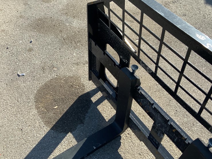 skid-steer-pallet-fork-attachment-image-11
