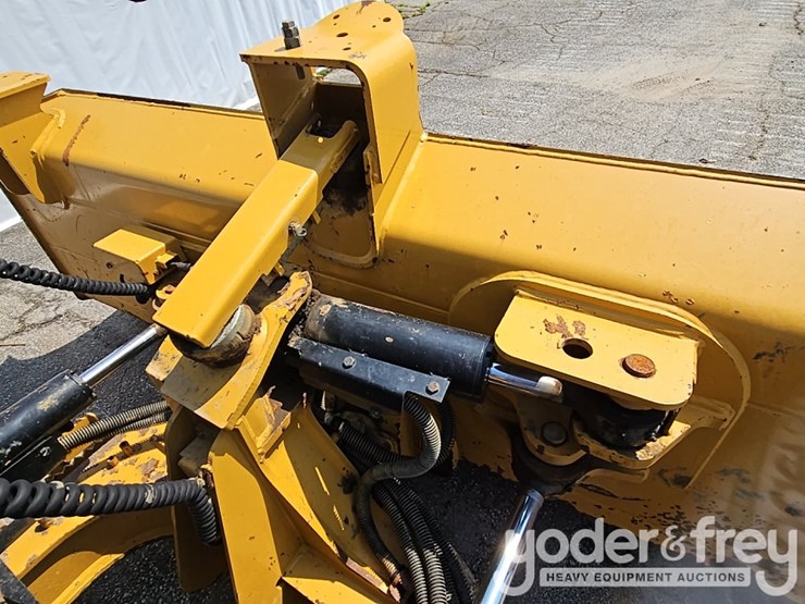 2018-caterpillar-d5k2-lgp-image-11