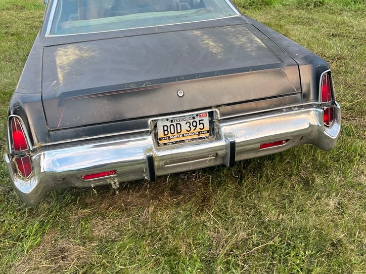 1978-chrysler-new-yorker-2-door-car,-engine-disassembled,-glass-is-good,-leaf-springs-image-16