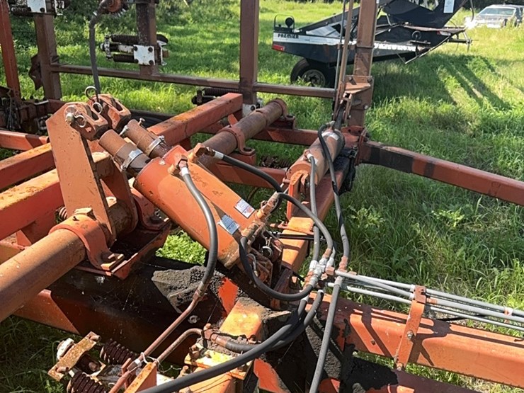 37’-wil-rich-chisel-plow-w/-complete-walking-tandems-and-3-bar-summers-harrow-￼-image-17