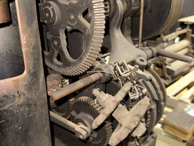 circular-knitting-machine-image-22