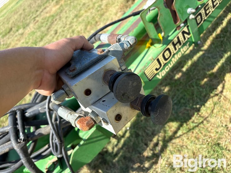 john-deere-1770-image-10