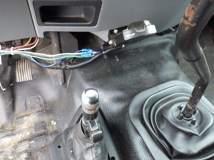 2013-ford-f750-image-33