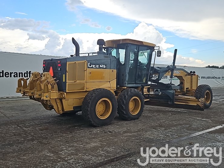 2014-deere-770g-image-4