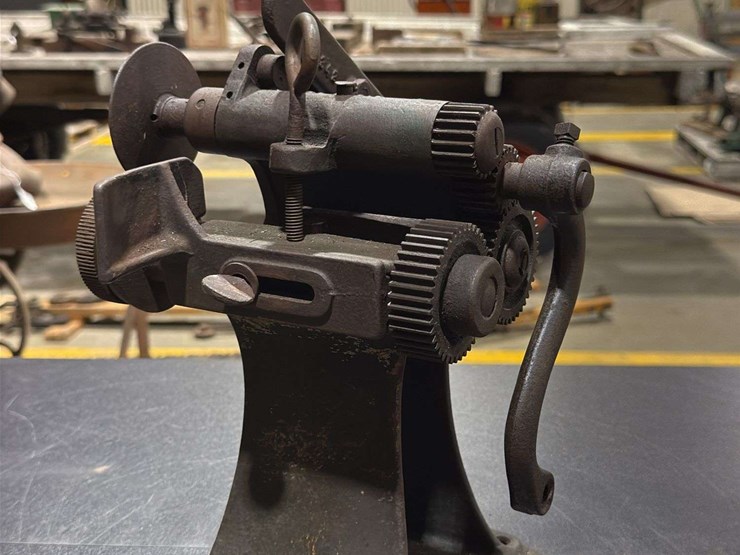 american-leather-splitter,-also-known-as-a-leather-skiver-or-cutter-image-4