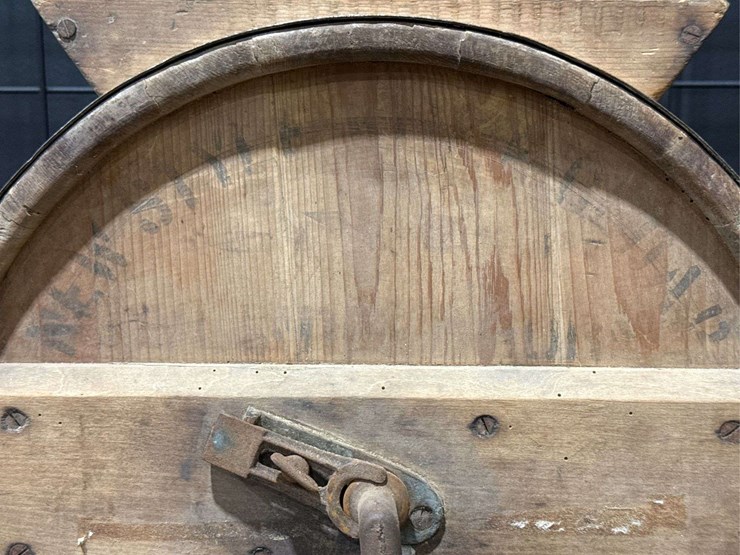 barrel-butter-churn-image-2
