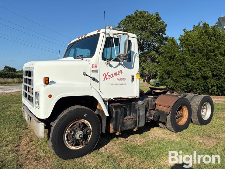 1989-international-s2200-image-1