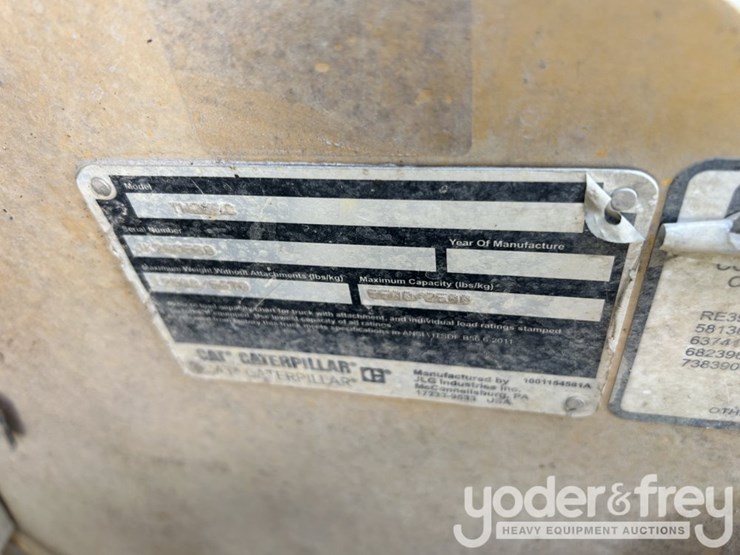 2015-caterpillar-th255c-image-8