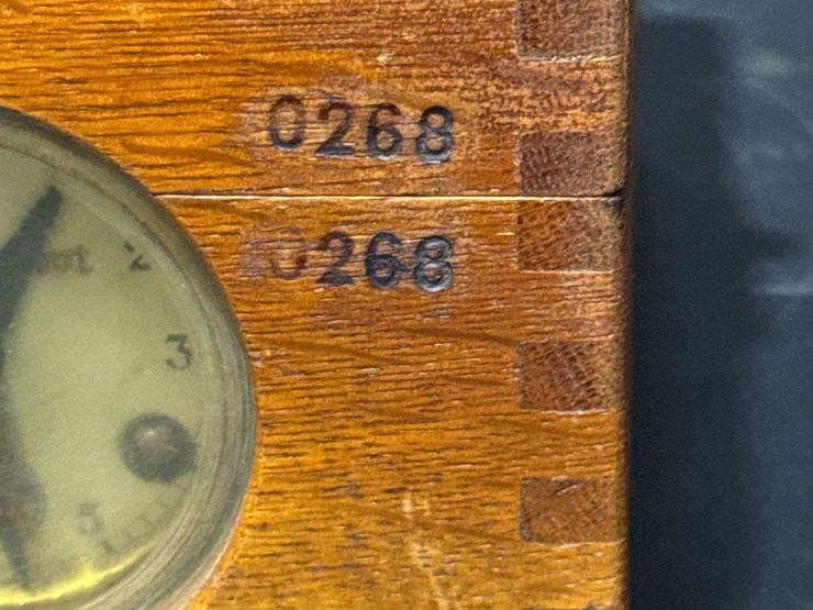 alfred-plasschaert-1920's-pigeon-racing-clock-numbered-0268.-image-4