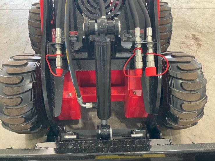 #1015-•-unused-future-ft323w-mini-skid-steer-image-11
