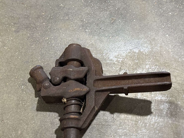 cable-cutters-and-“dead-easy”-tire-pump-image-8