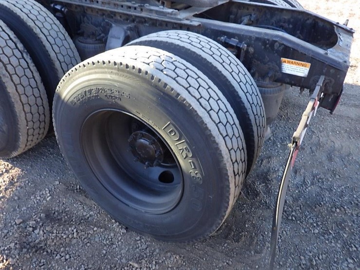 2016-freightliner-cascadia-113-image-37