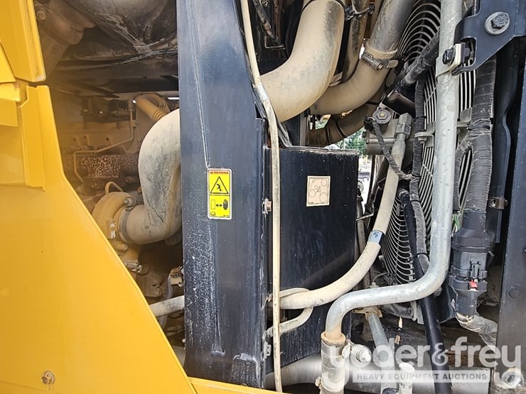 2015-caterpillar-926m-image-35