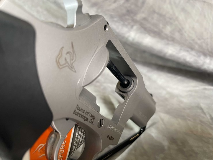 #4536-•-taurus-model-942-22-wmr-revolver,-sn:-ahd909852-image-16