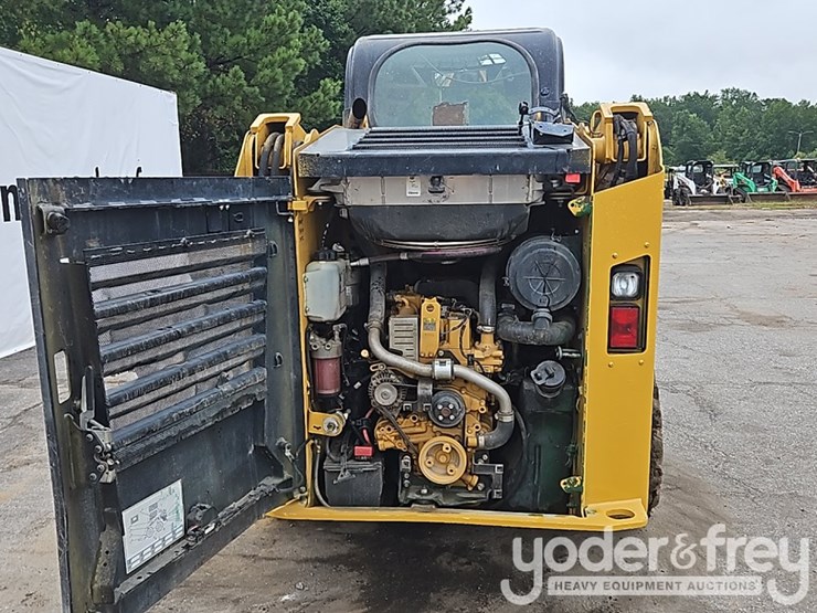 2016-caterpillar-236d-image-22