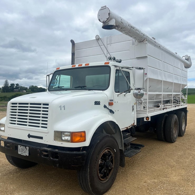 INTERNATIONAL 4900