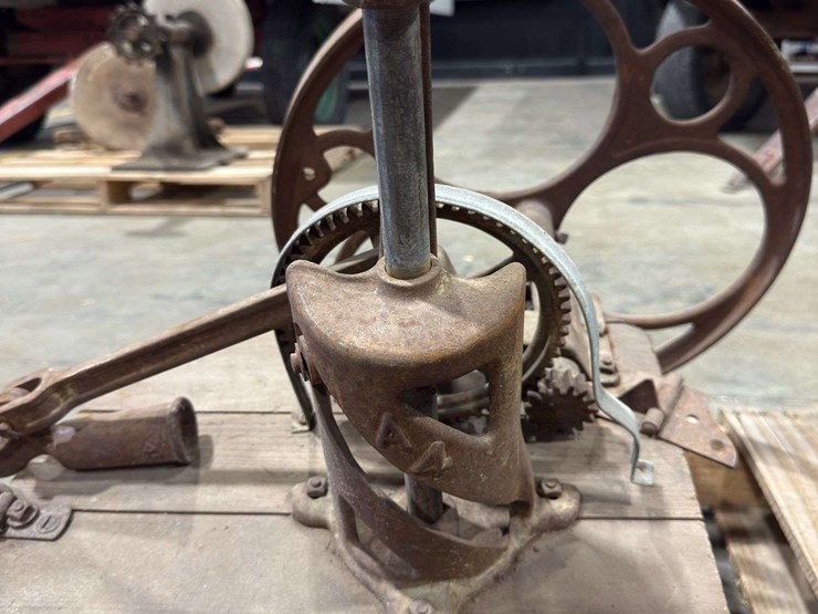 various-cast-iron-parts-mounted-to-wood-image-5