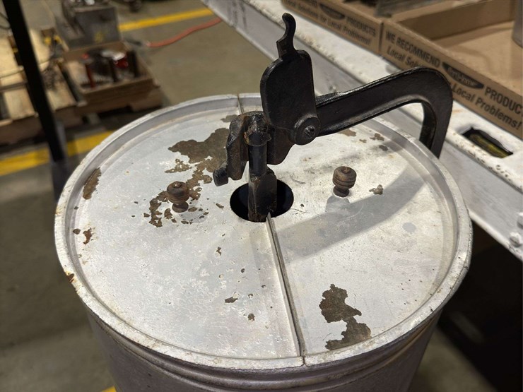 victor-floor-model-sanitary-butter-churn-image-10