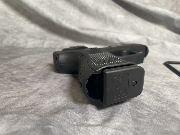 #4562-•-glock-19-gen-5-9mm-luger-semi-auto-pistol,-sn:-cdyz003-image-5